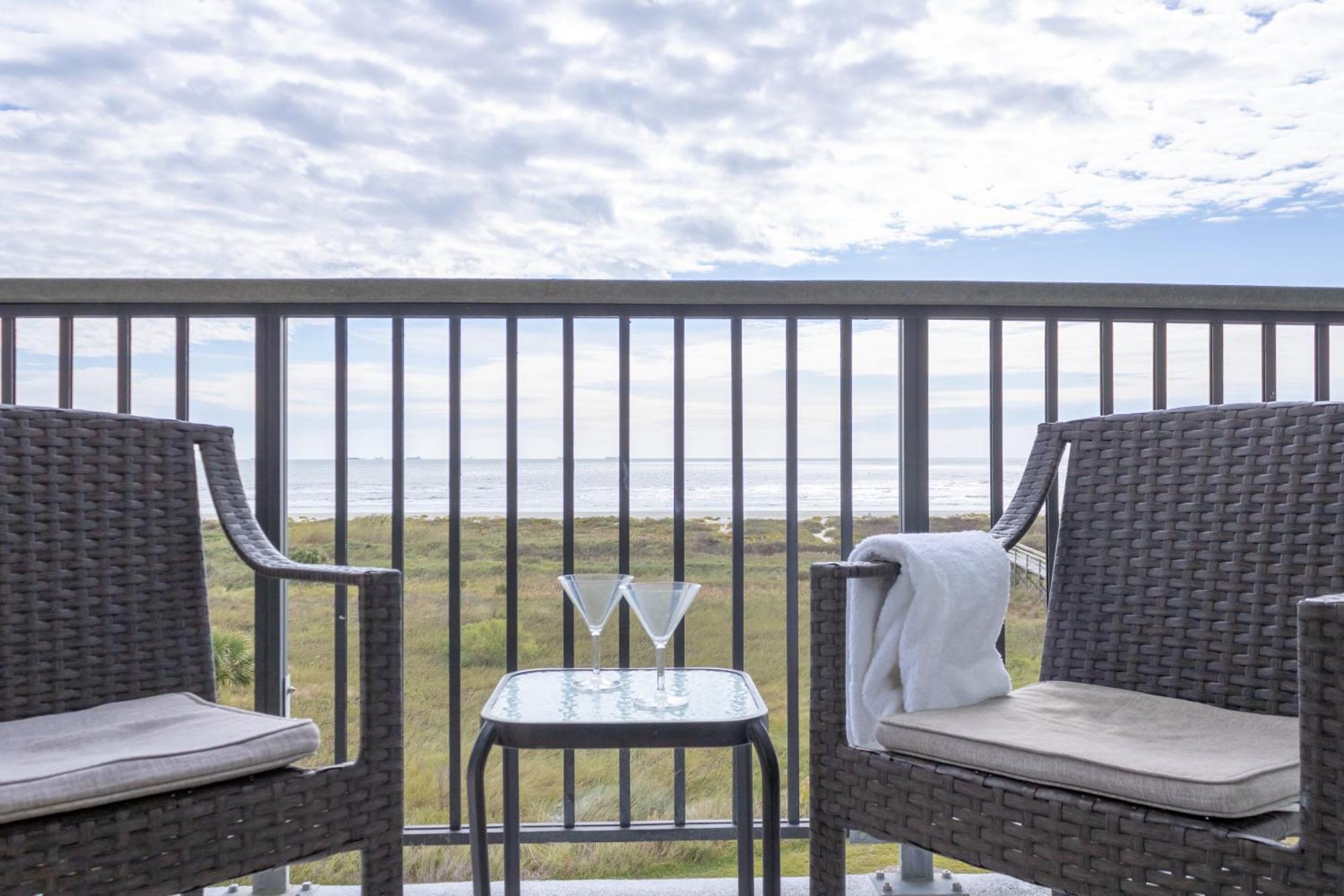 Islander East Condominiums Galveston Room photo