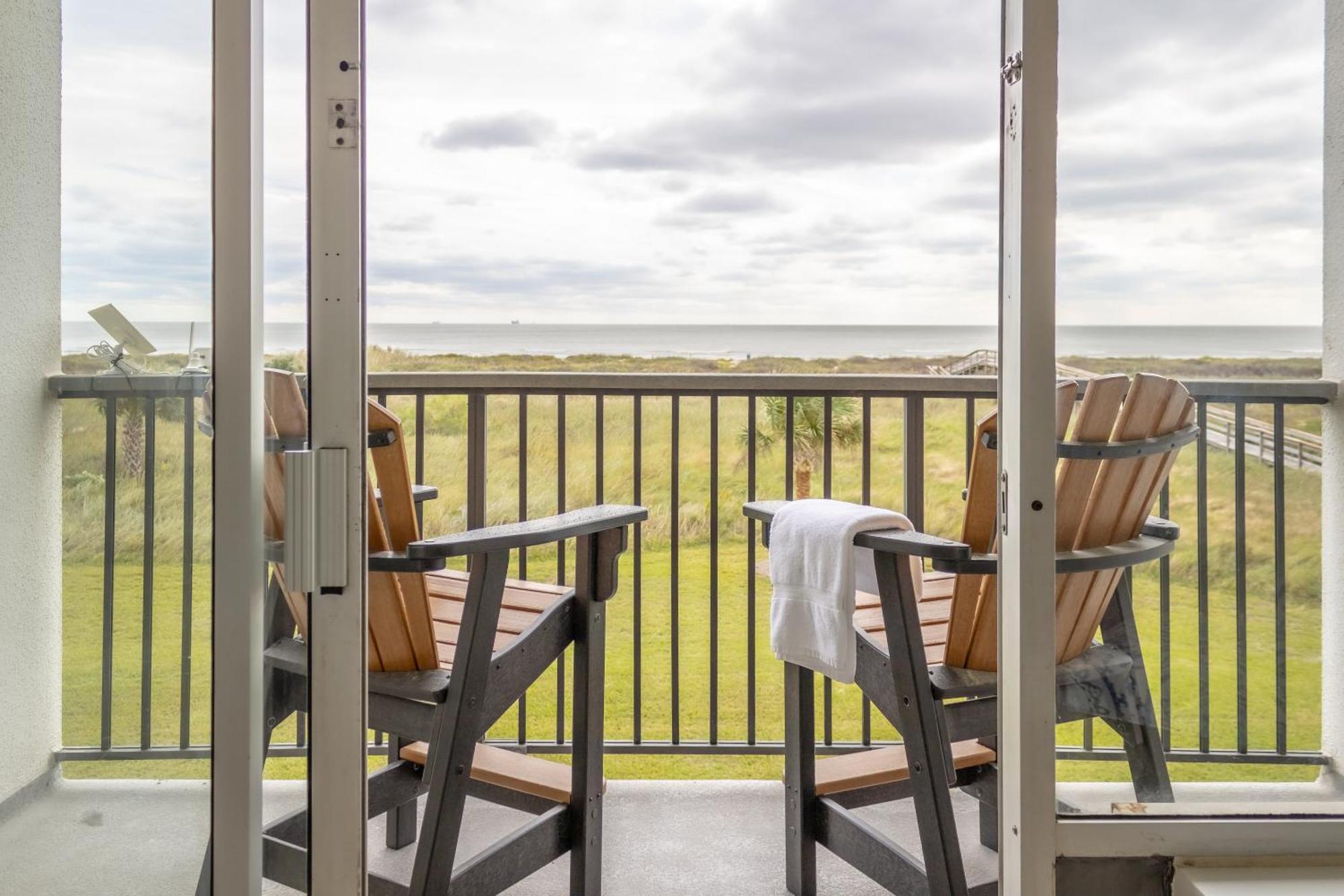 Islander East Condominiums Galveston Room photo
